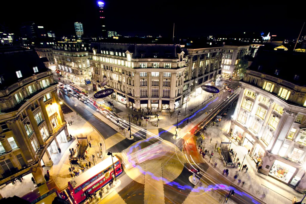 Oxford Circus — architecture and documentary photograph in London, UK, frame 20 of 22.
